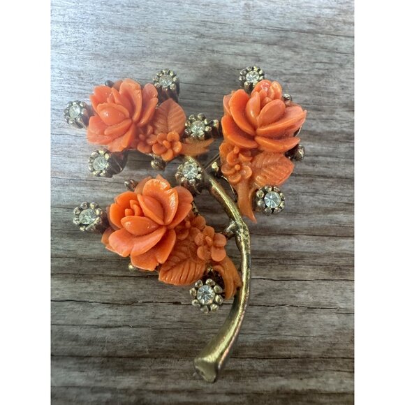 Vintage Faux Floral Coral Rose Brooch With Rhinestones Gold-Tone Metal Retro Sty - Picture 1 of 7